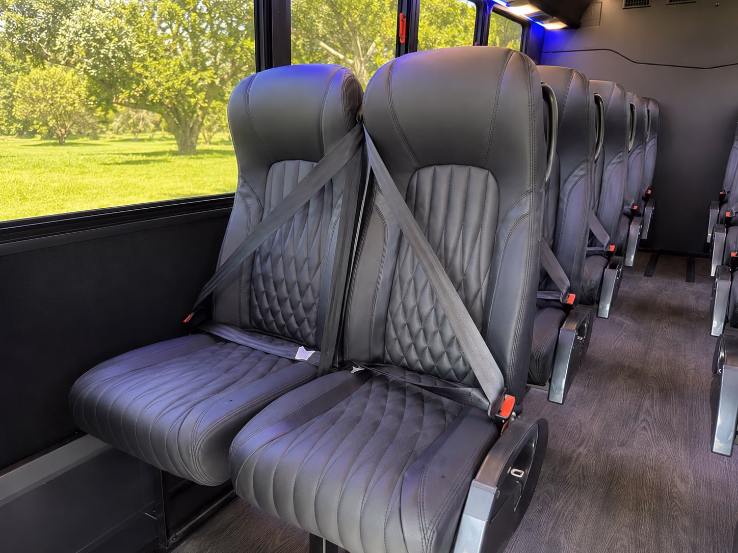 el paso 20 passenger minibus interior