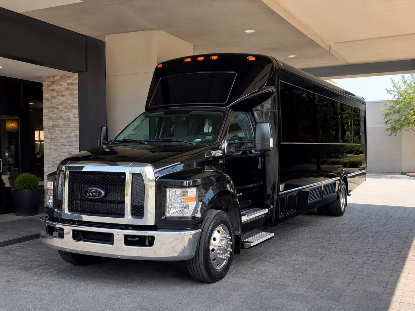 how the number of stops and hold time between them affect total booked hours in el paso